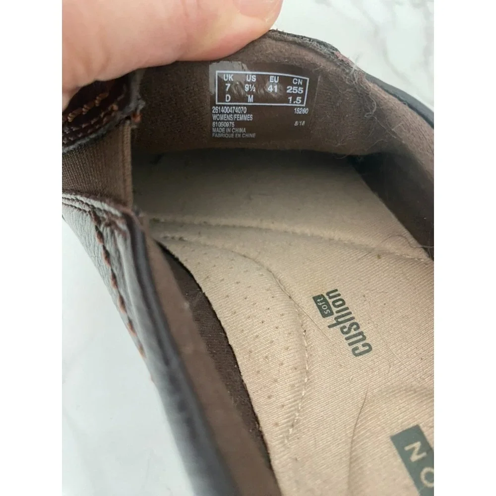 Clarks Ashland Effie Loafer Sz 9.5 Brown Slip On Comfort Driving Everyday